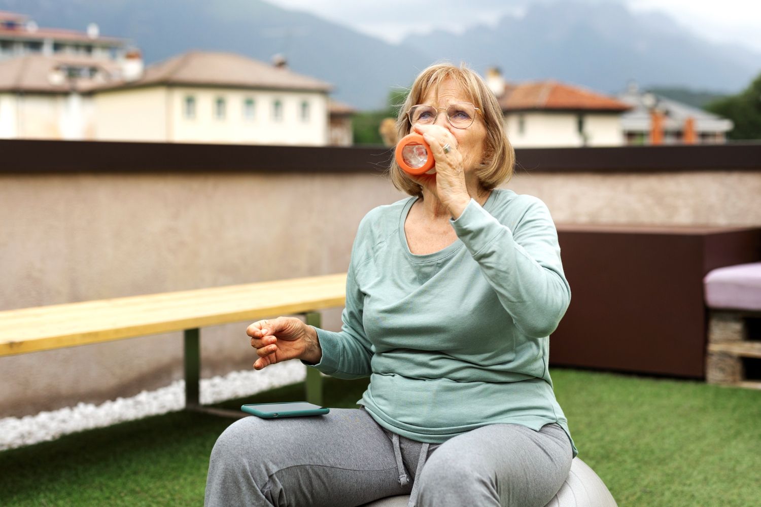 tratament-naturist-pentru-slabit-la-menopauza
